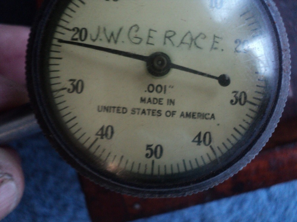 ANTIQUE DIAL INDICATOR SET IN VERY COOL CASE