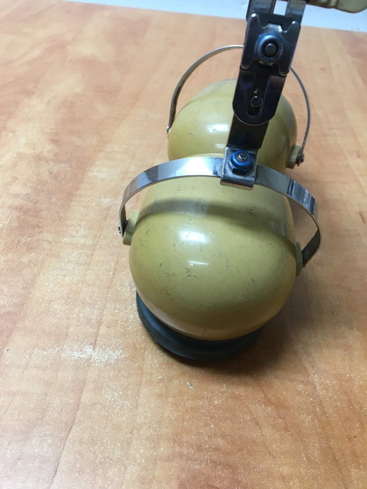 1976 DAVID CLARK AURAL SOUND PROTECTOR HEAD SET DLA-400-76-D-0130
