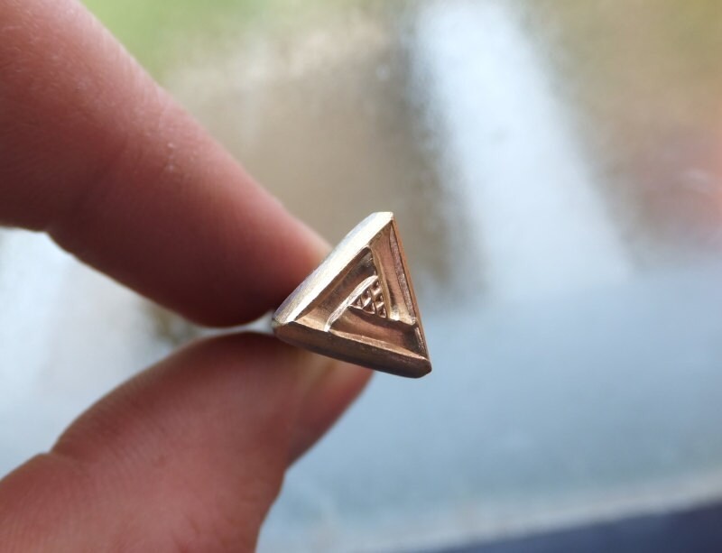 013-12 MINI Triangle Border Leather stamp Brass hand made tool