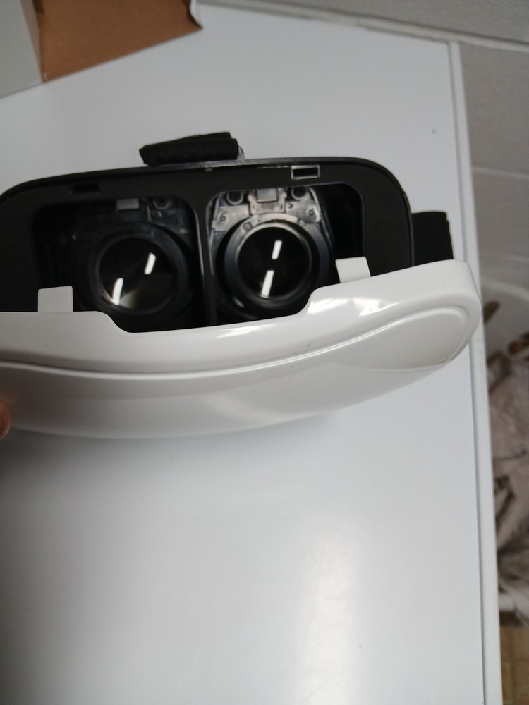 ONN Virtual Reality SmartPhone Headset - Red