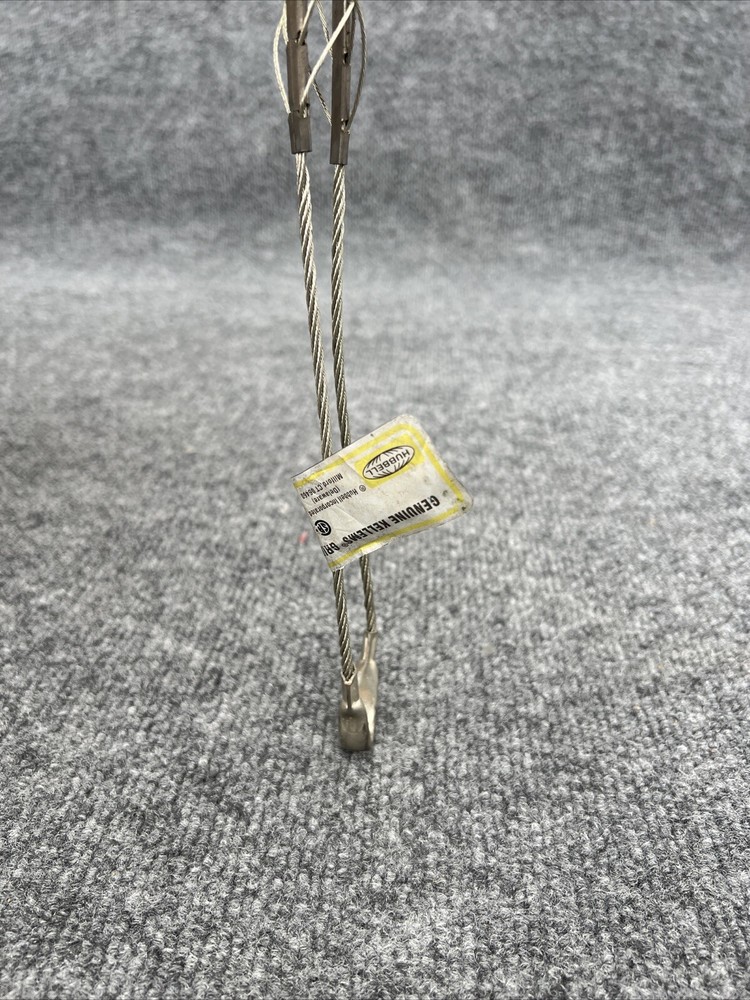 Hubbell 02216007 Single eye Service Drop Support Grip .58-.68IN Used