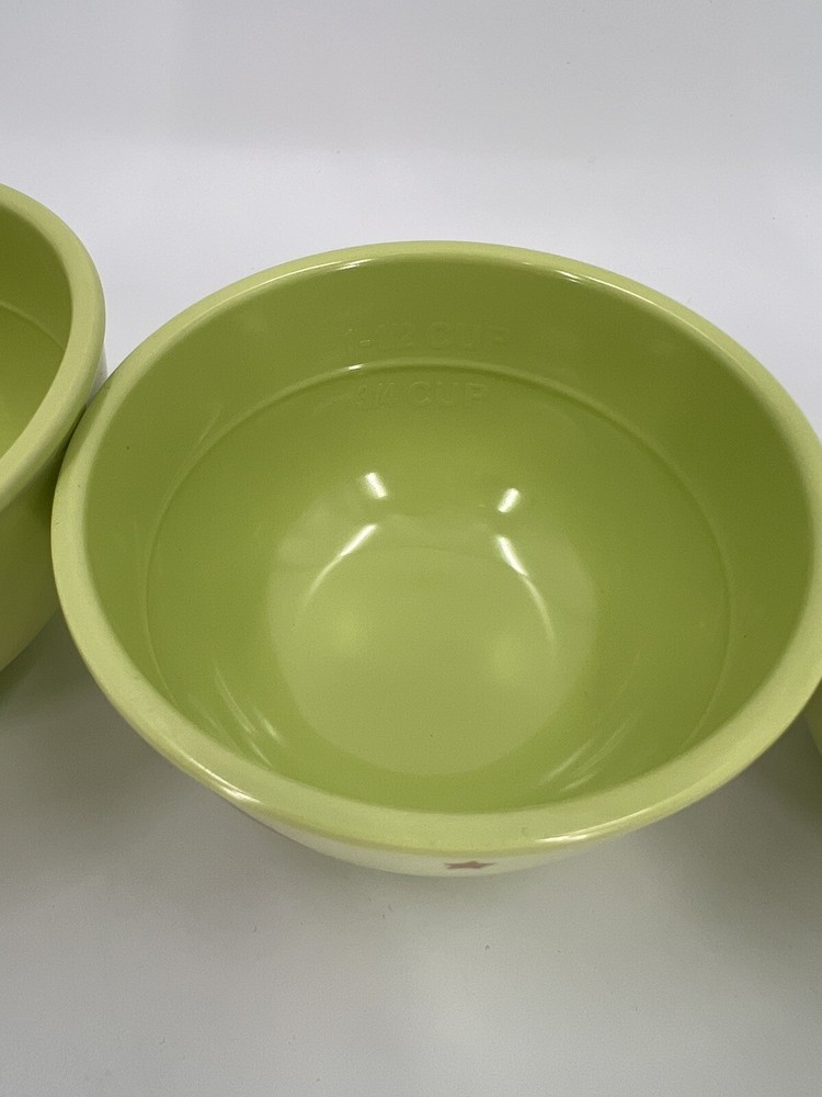 5 pc set green Melamine Measuring Cups Christmas Tree measures 1/8 c - 2 c EUC