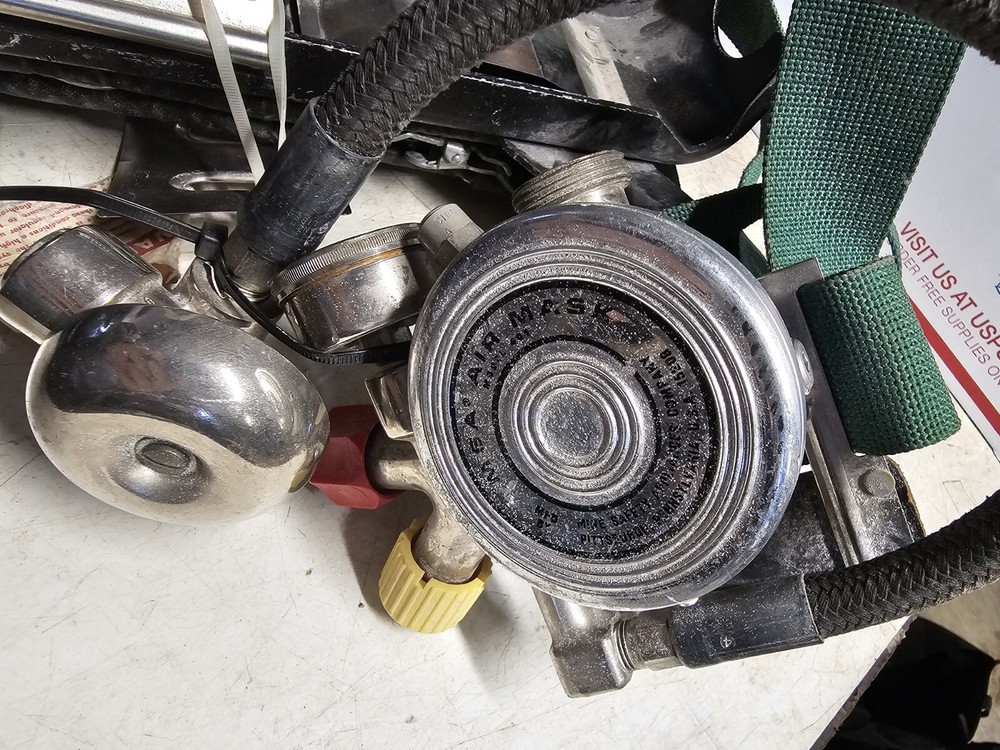 MSA AIR Mask 401 firefighter Belt mounted regulator