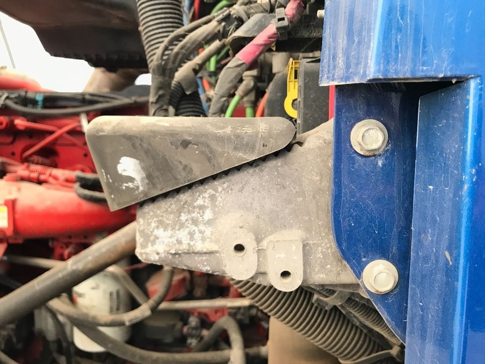 Kenworth T680 Left/Driver Hood Rest - Used