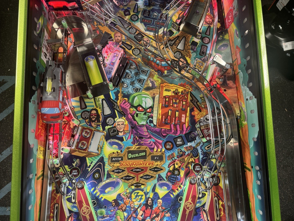 STERN FOO FIGHTERS LIMITED EDITION PINBALL MACHINE LOADED LE 2023