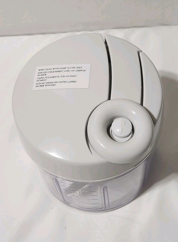 Pampered Chef Manual Food Processor Chopper 3 Cup Capacity #2581