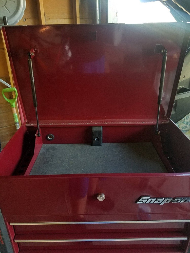 Snap on Toolbox - Locking - Rolling - Does not include any tools in price.