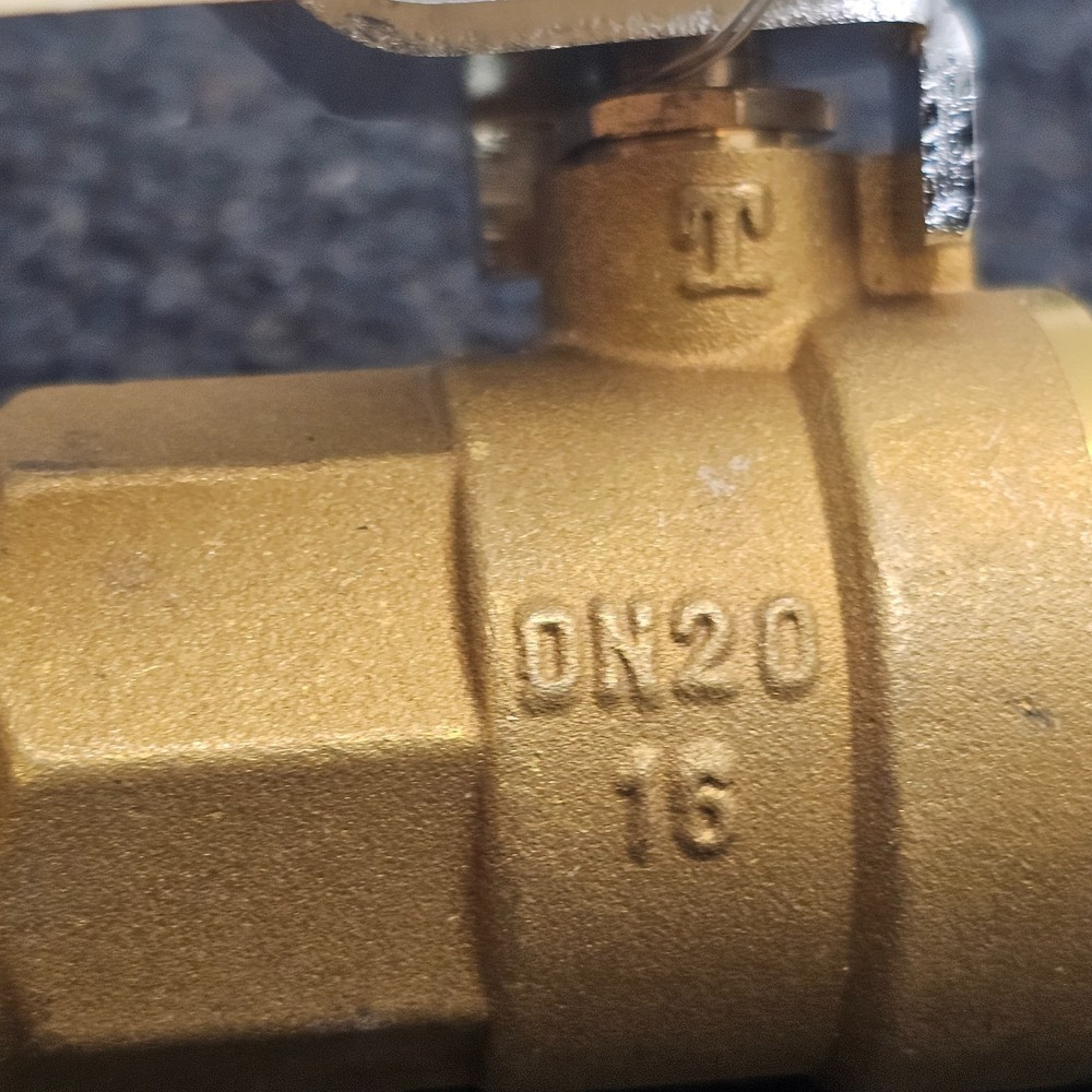 L&M DISTRIBUTION DN20 16 : BRASS PIPE FITTING BALL VALVE