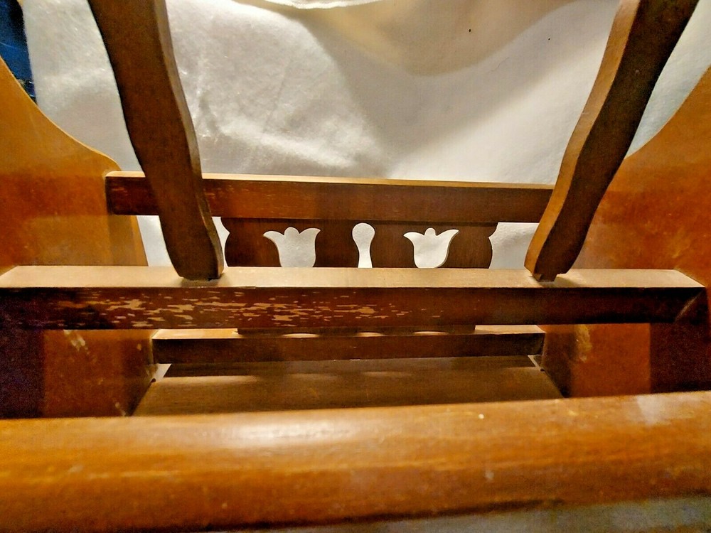 VINTAGE WOOD MAGAZINE RACK HOLDER