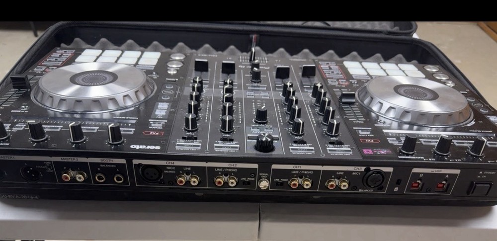 Pioneer DDJ-SX3 Performance DJ Controller