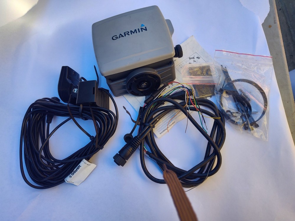 Garmin GPSMAP 430s marine GPS chartplotter and fishfinder