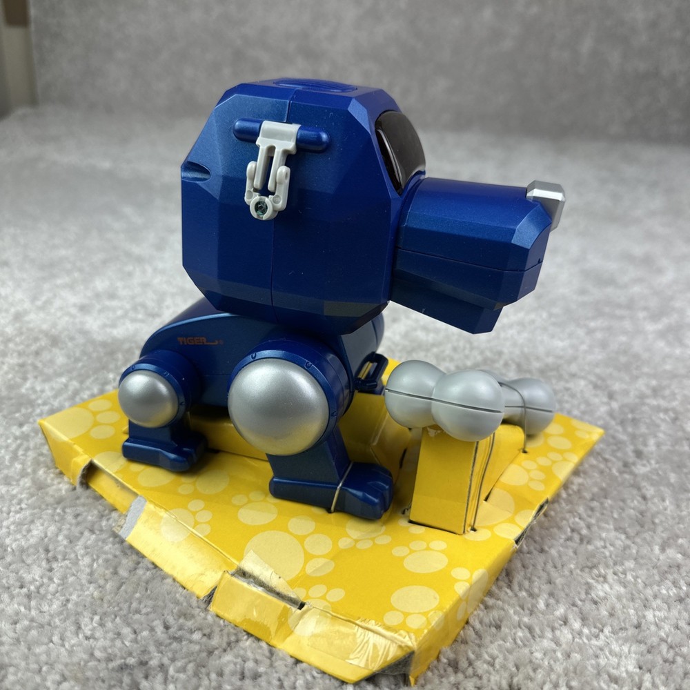 *READ* Tiger Electronics Poo-Chi Interactive Robot Dog Blue Silver With Bone