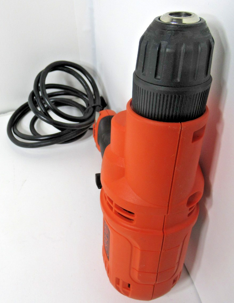 BLACK & DECKER 5.5 AMP DRILL 3/8" KEYLESS CHUCK WITH CORD & BIT