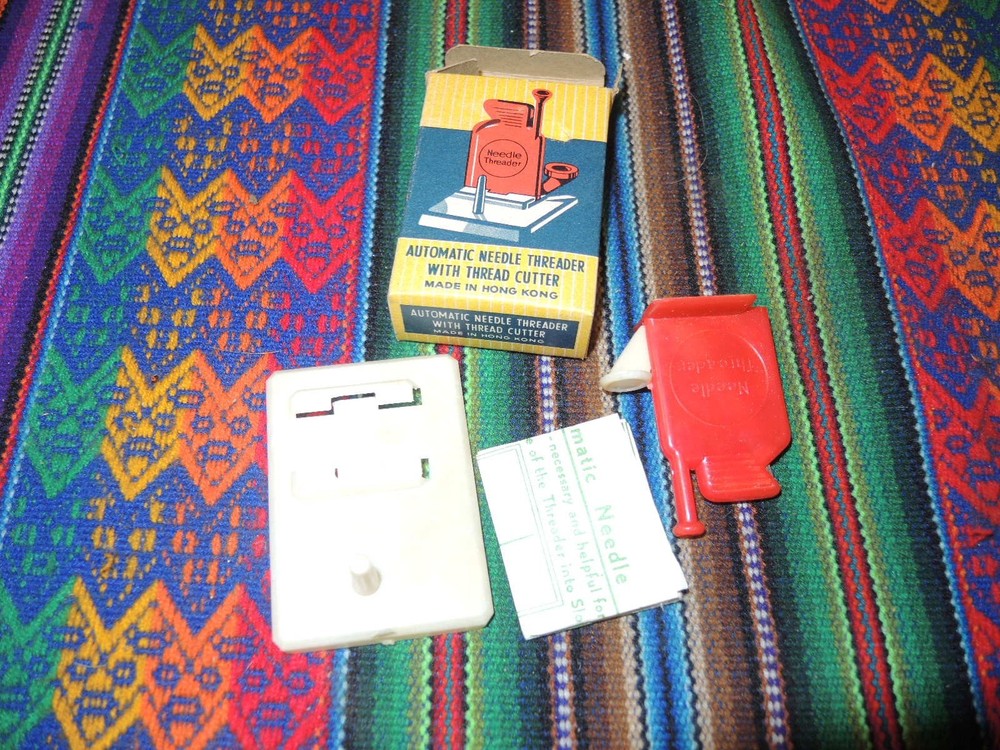 Vtg Automatic Needle Threader Hong Kong Original Box,