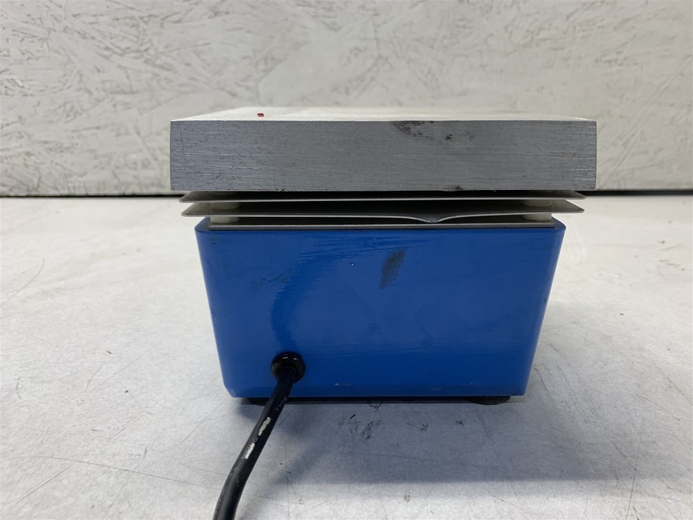 MAGNETIC STIRRER WITH HOT PLATE 700-5011
