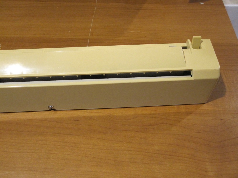 Silver Reed Singer Studio Knitting Machine Knit Radar KR-7 with Patterns, Extra