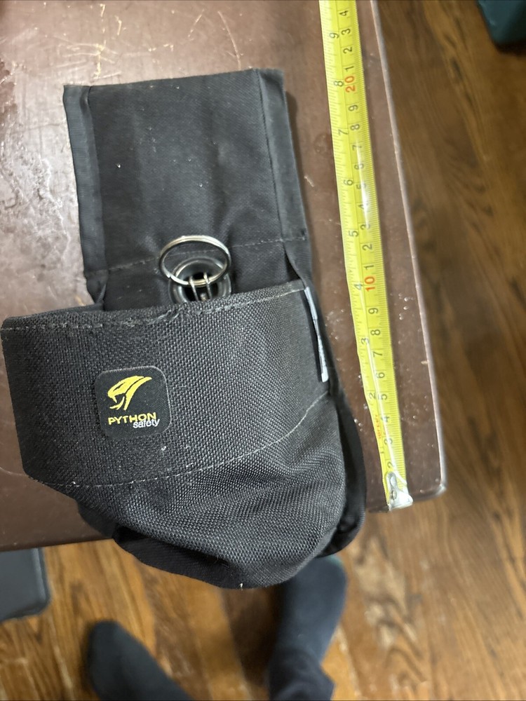 PYTHON SAFETY SINGLE TOOL HOLDER WITH RETRACTOR