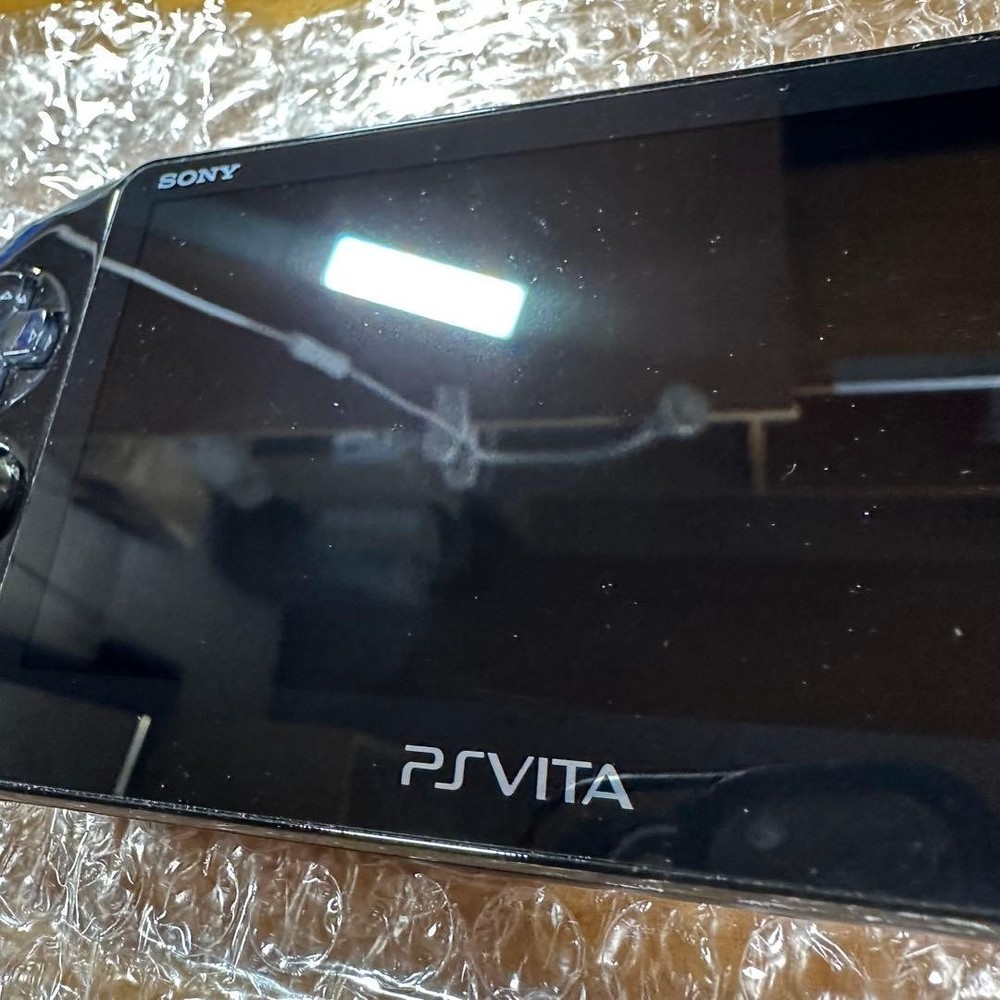 PSVita 2000 Console Black 5922 From Japan
