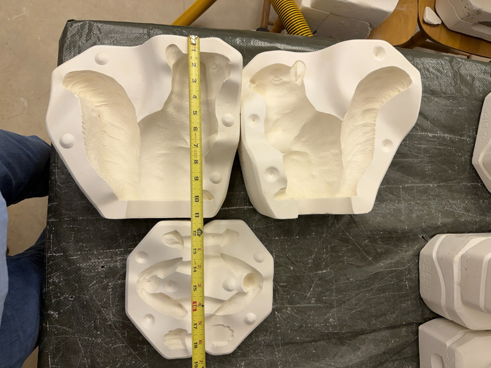 VINTAGE SCIOTO CERAMIC MOLD #S-2073 A & B SITTING SQUIRREL