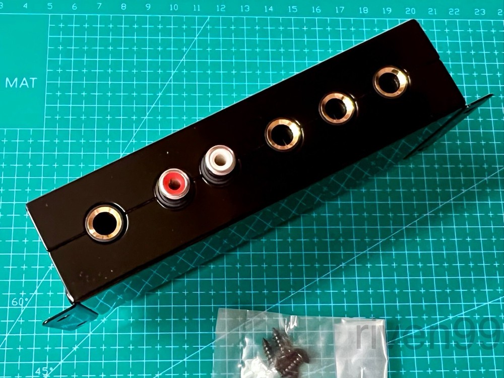 MCM Audio 3ch Passive Microphone Mixer with Aux Input and Mic Level Output