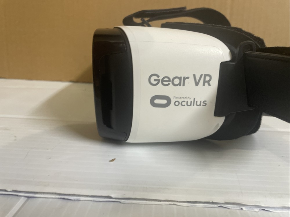 Samsung Gear VR Headset - Frost White