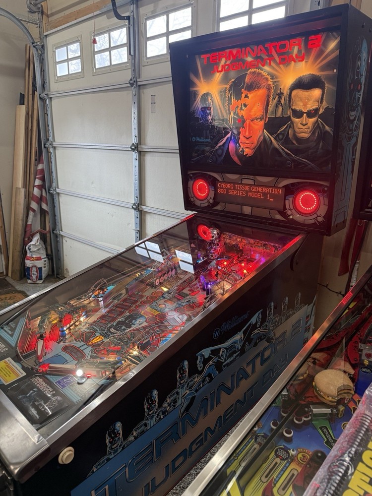 Terminator 2 Judgment Day Pinball Machine Lighted LED Williams MODS