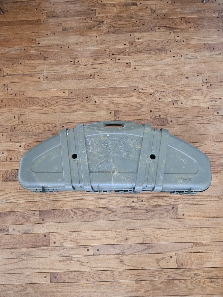 PSE Bow Madness Compound Bow RH 70# Max 25-30" Draw