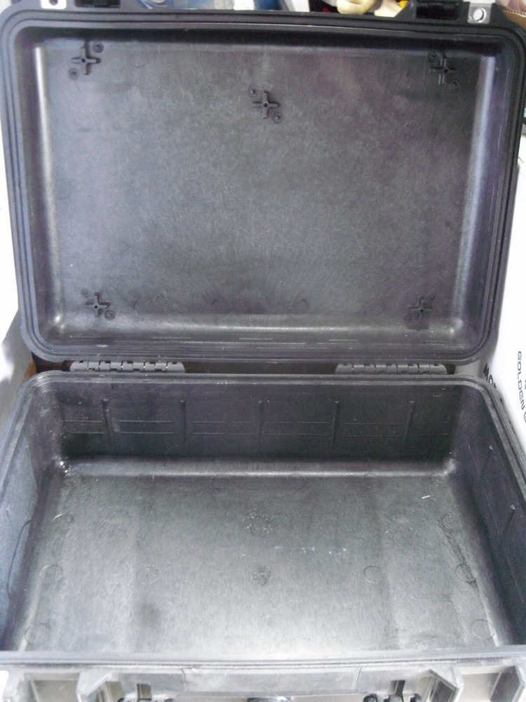 PELICAN CASE (NO FOAM, EMPTY, 1500 MODEL)