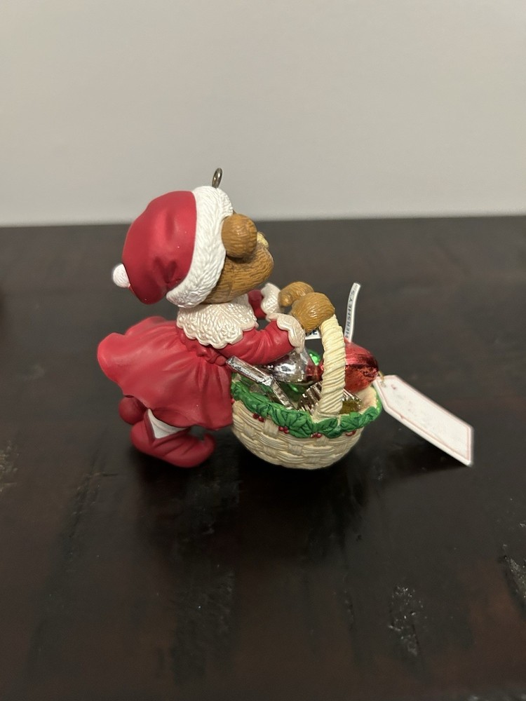 Hershey Teddy lady 1990