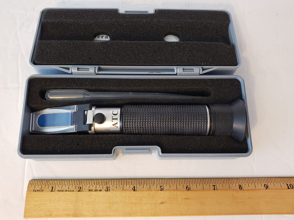 ATC Portable Refractometer With Case (READ DESCRIPTION)