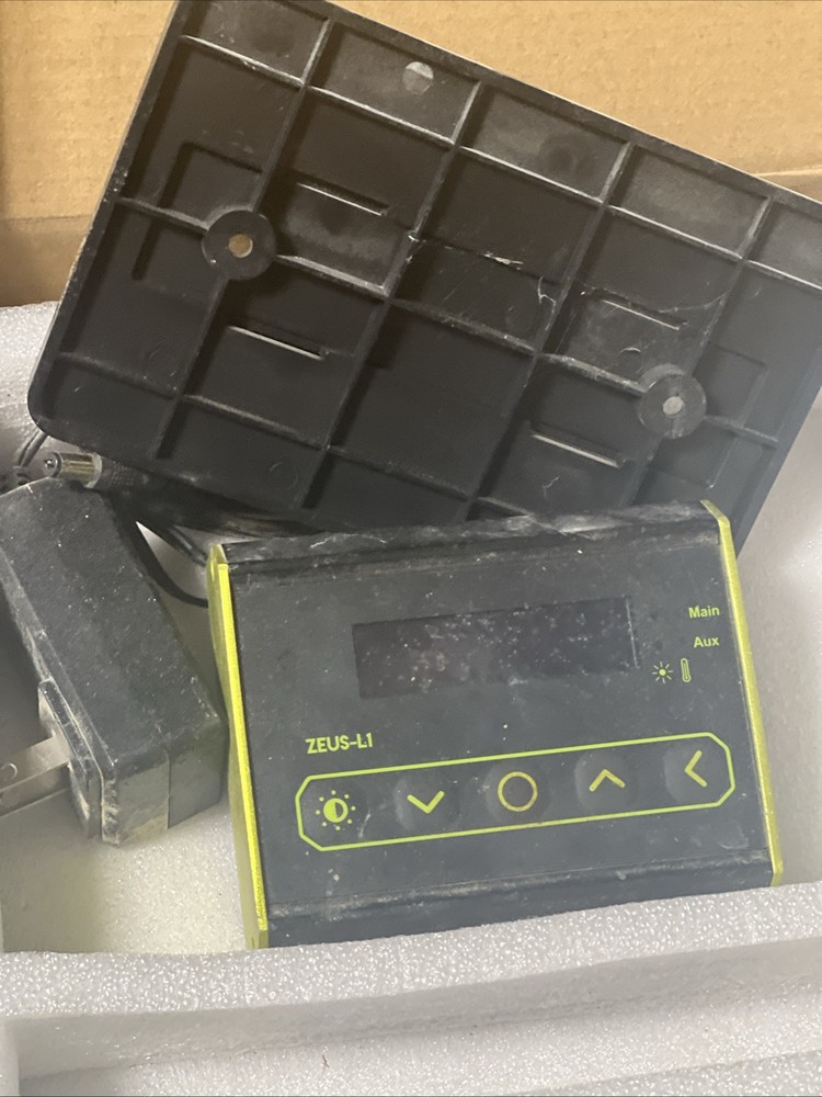 Zeus-L1 Master Grow Light Controller.