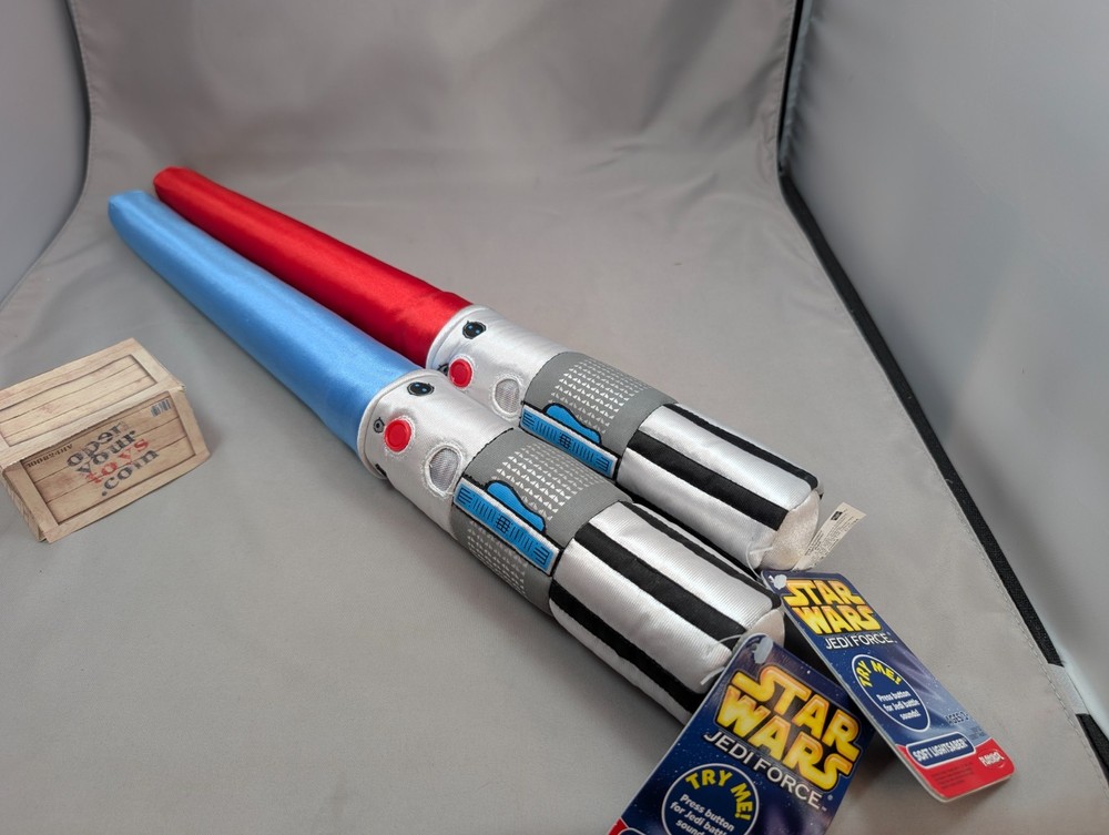 New Star Wars Playskool Jedi Force Soft Red and Blue Lightsabers 2004 Both Work