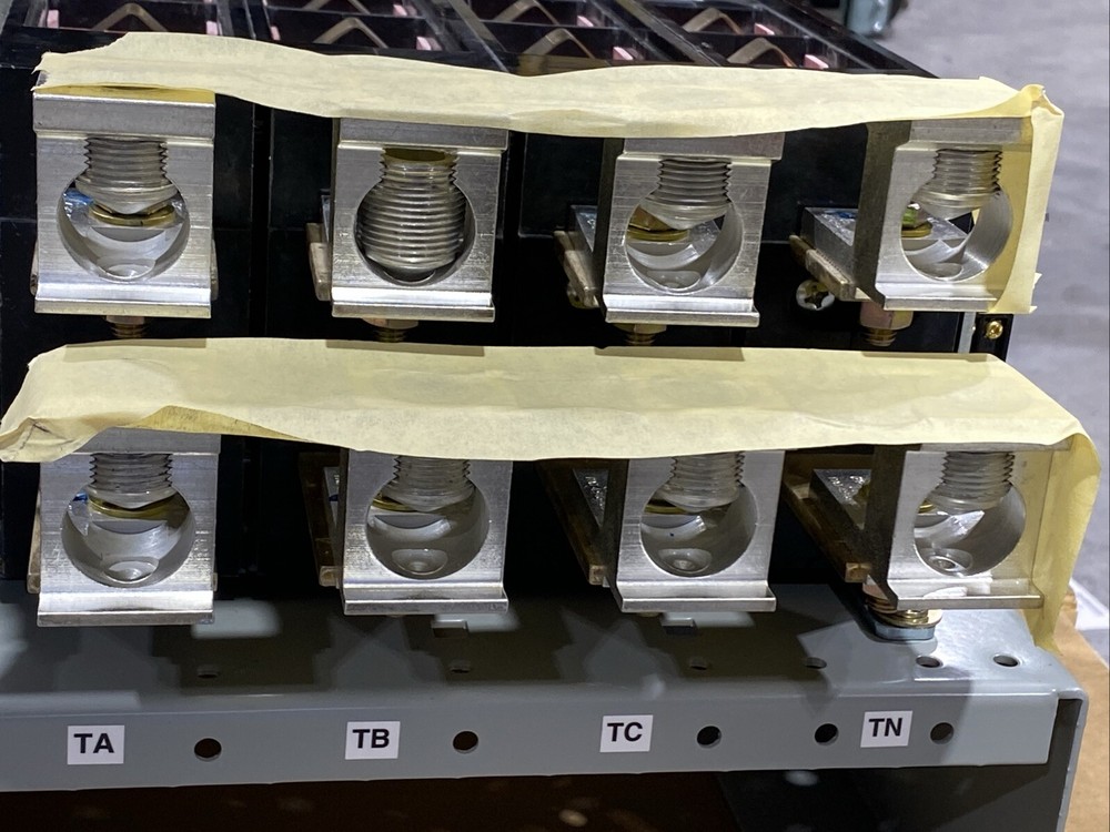 Eaton Transformer Switch 400 Amp Connector Assembly New