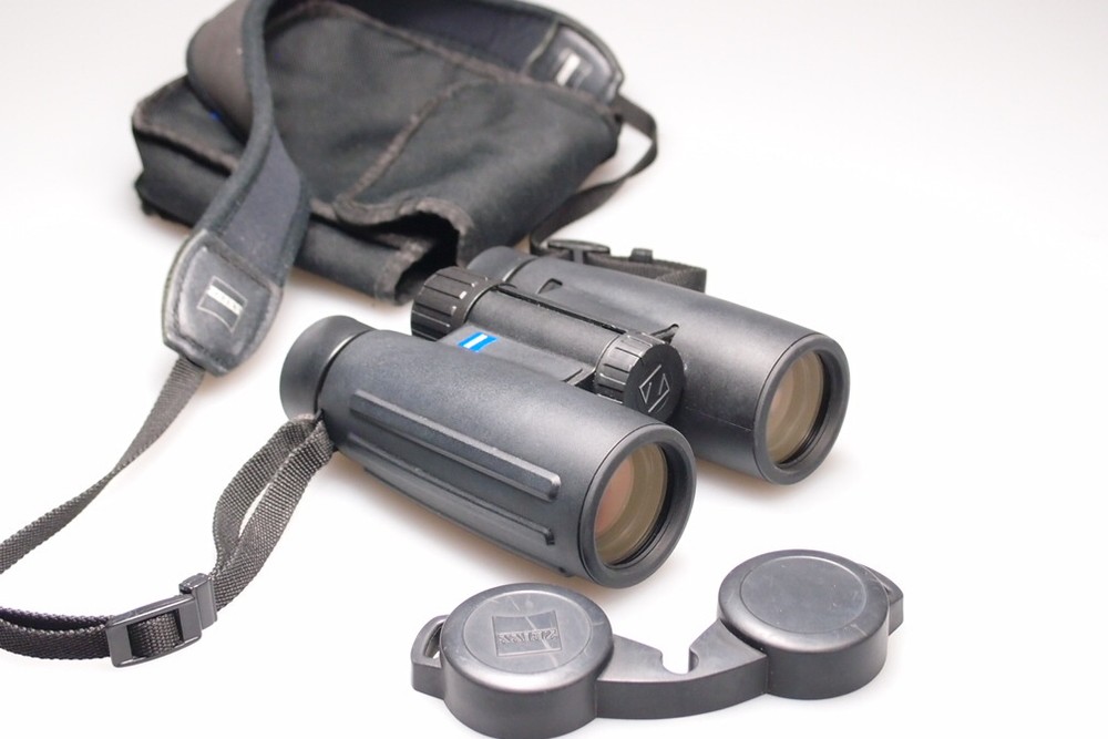 ZEISS 8X30 BT* BINOCULAR W/CASE/STRAP/CAP EXCELLENT