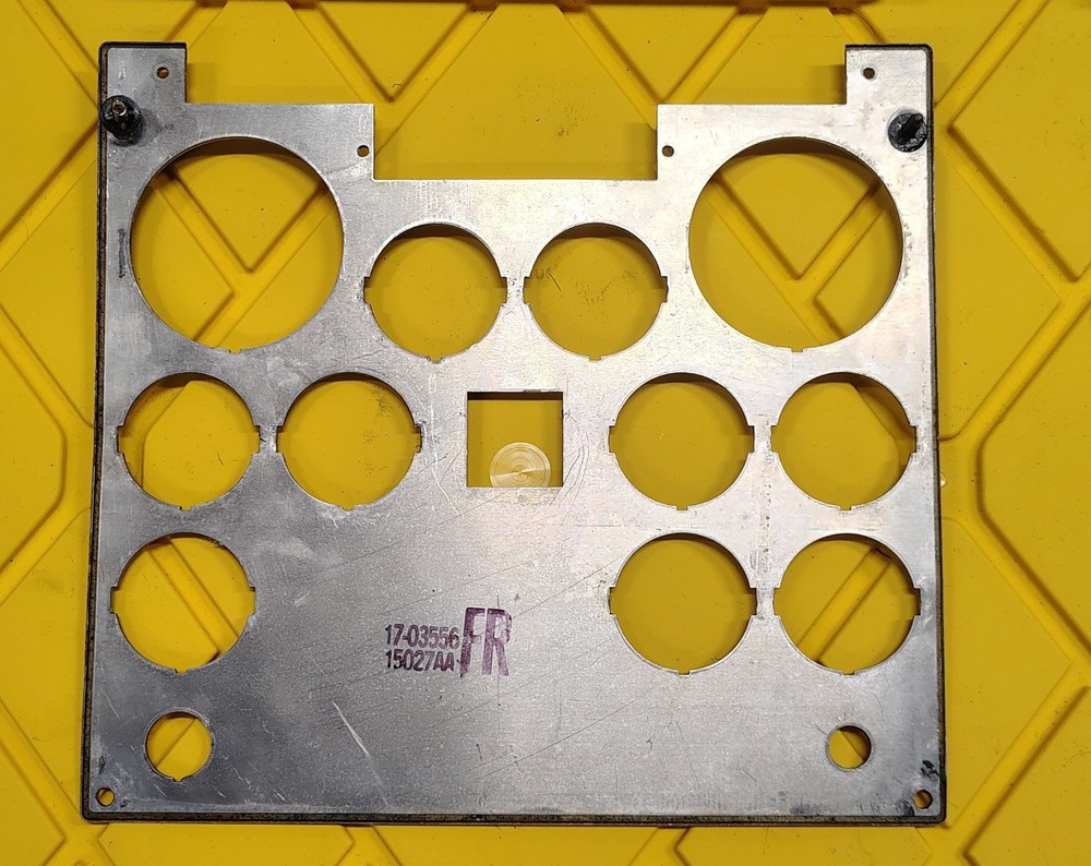 PETERBILT 379 17-03566 AMERICAN CLASS SPEEDOMETER INSTRUMENT PANEL