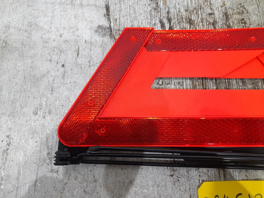 AUDI A4 2003 HAZARD WARNING TRIANGLE 4B5860251