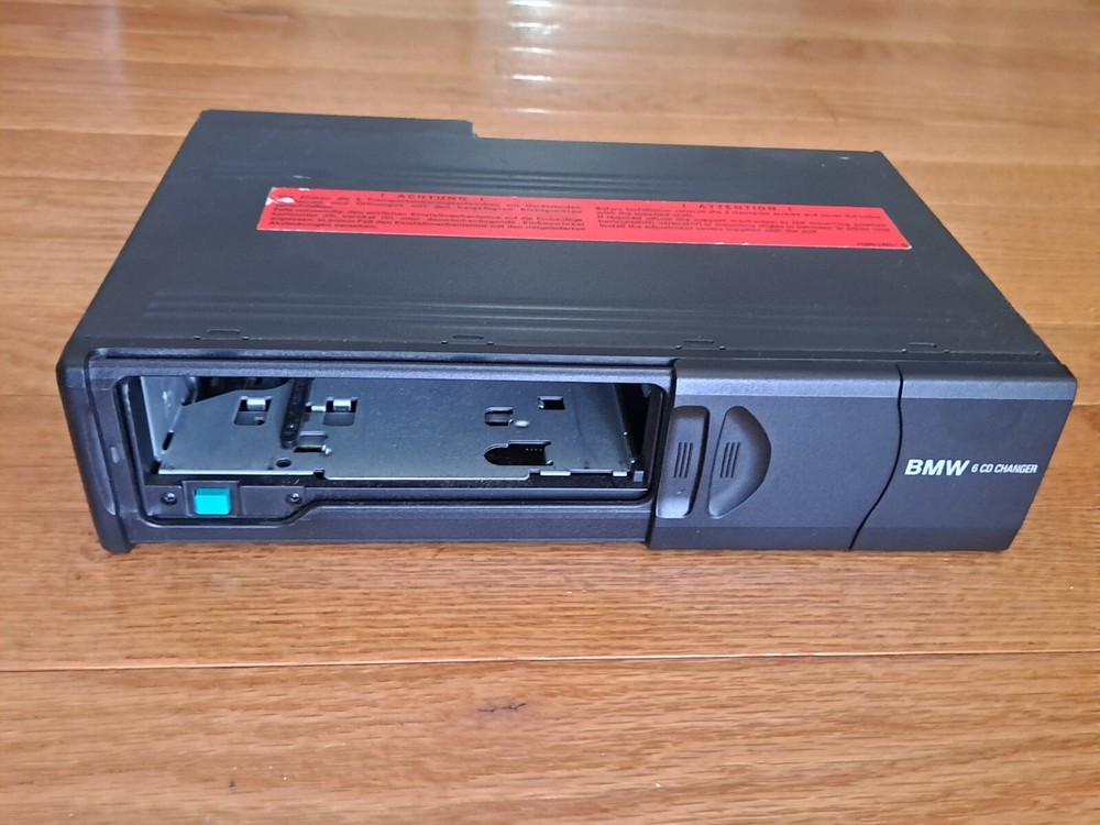 BMW E46 99-06 OEM 6-disk CD Changer Player Trunk Unit Model No 82110028760