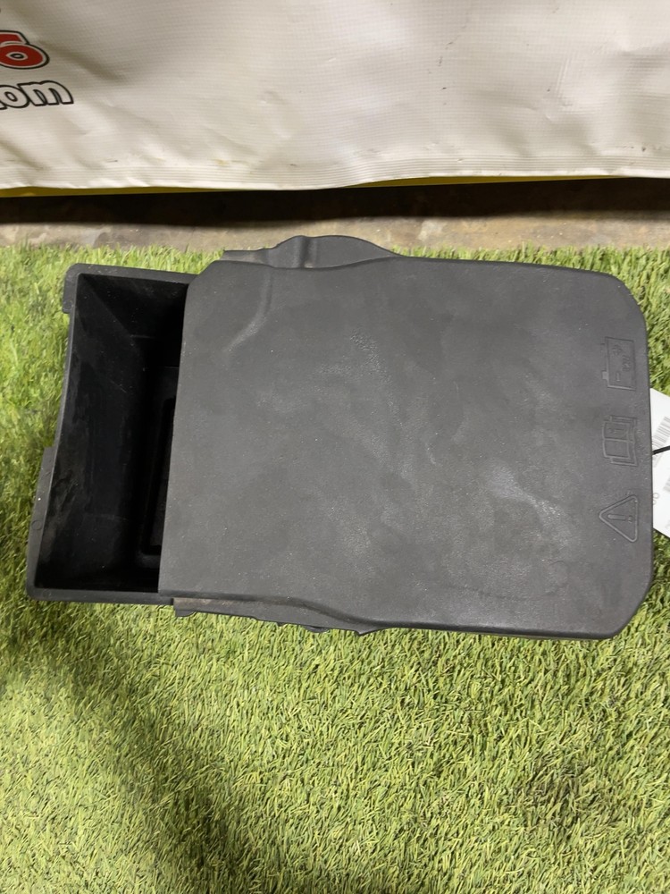 ✅ 2019 LINCOLN MKC Battery Tray OEM