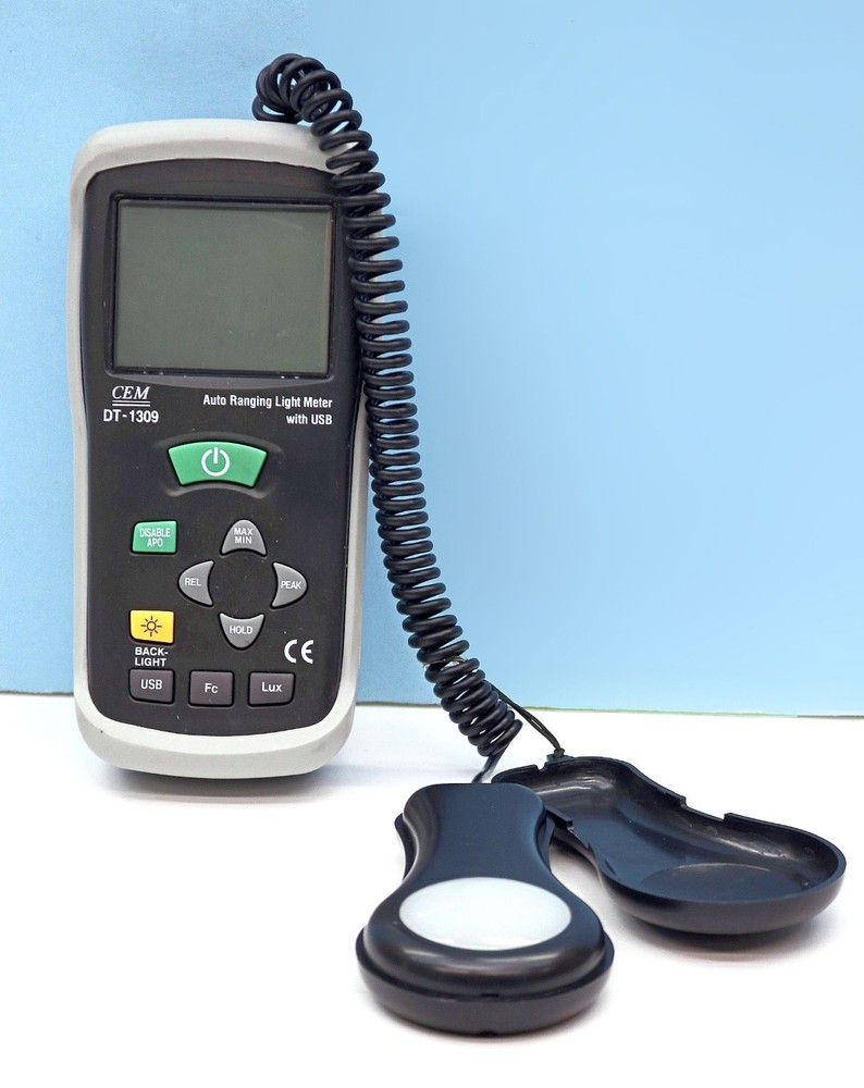 CEM DT-1309 / Wide Range Professional Light Meter