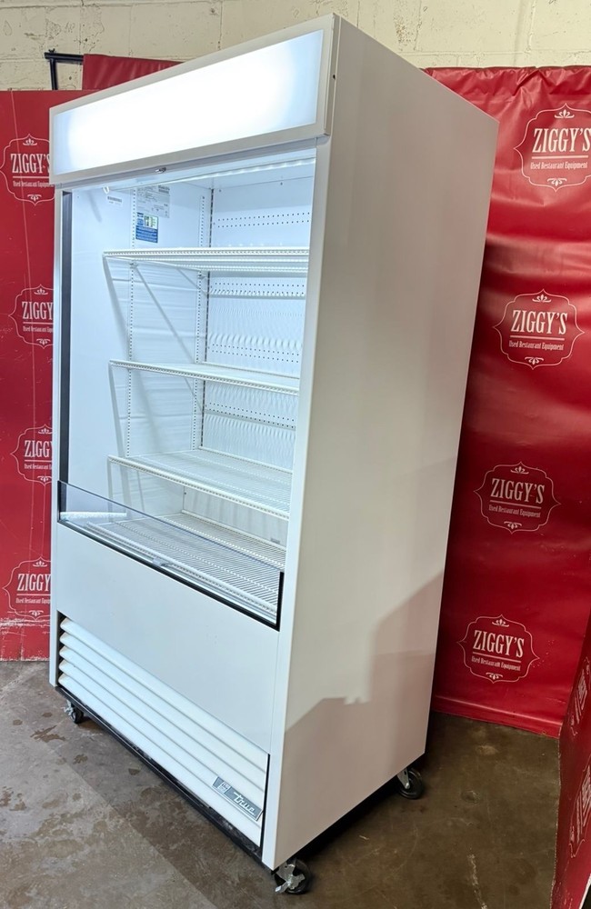 48” True TAC-48-LD open grab and go merchandiser