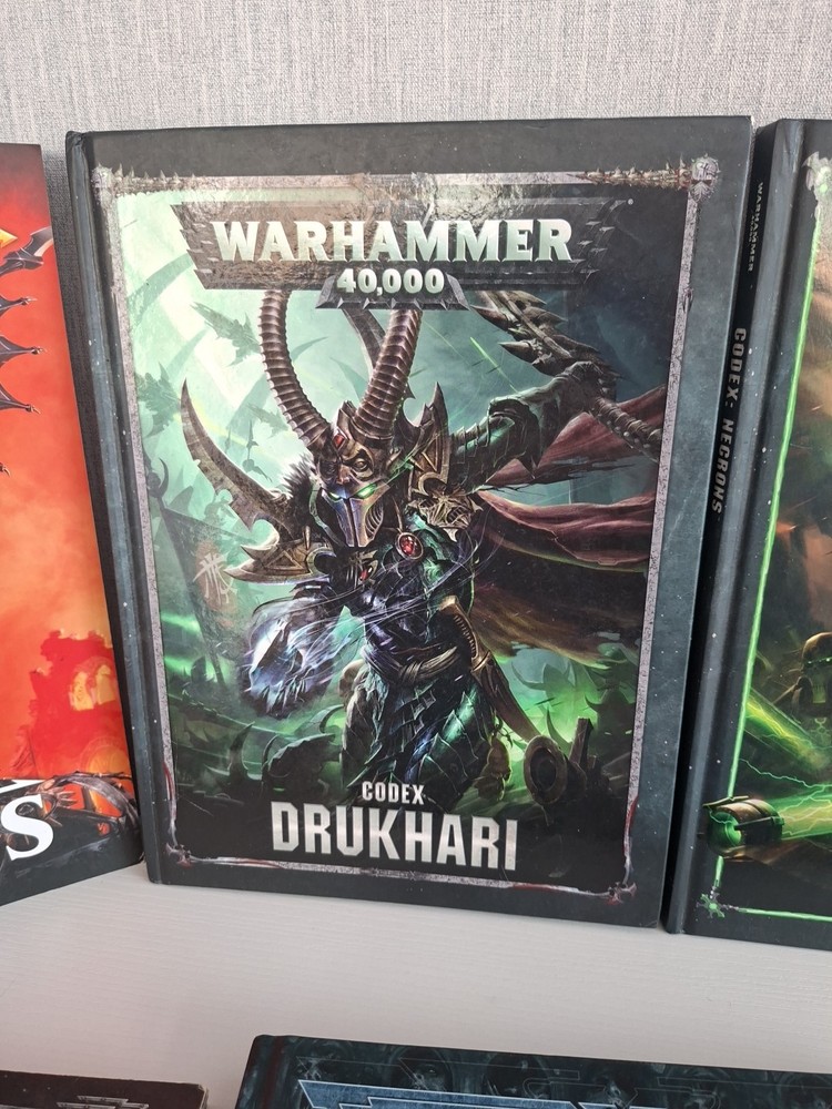 Warhammer 40k & Age Of Sigmar 7 X Book Bundle