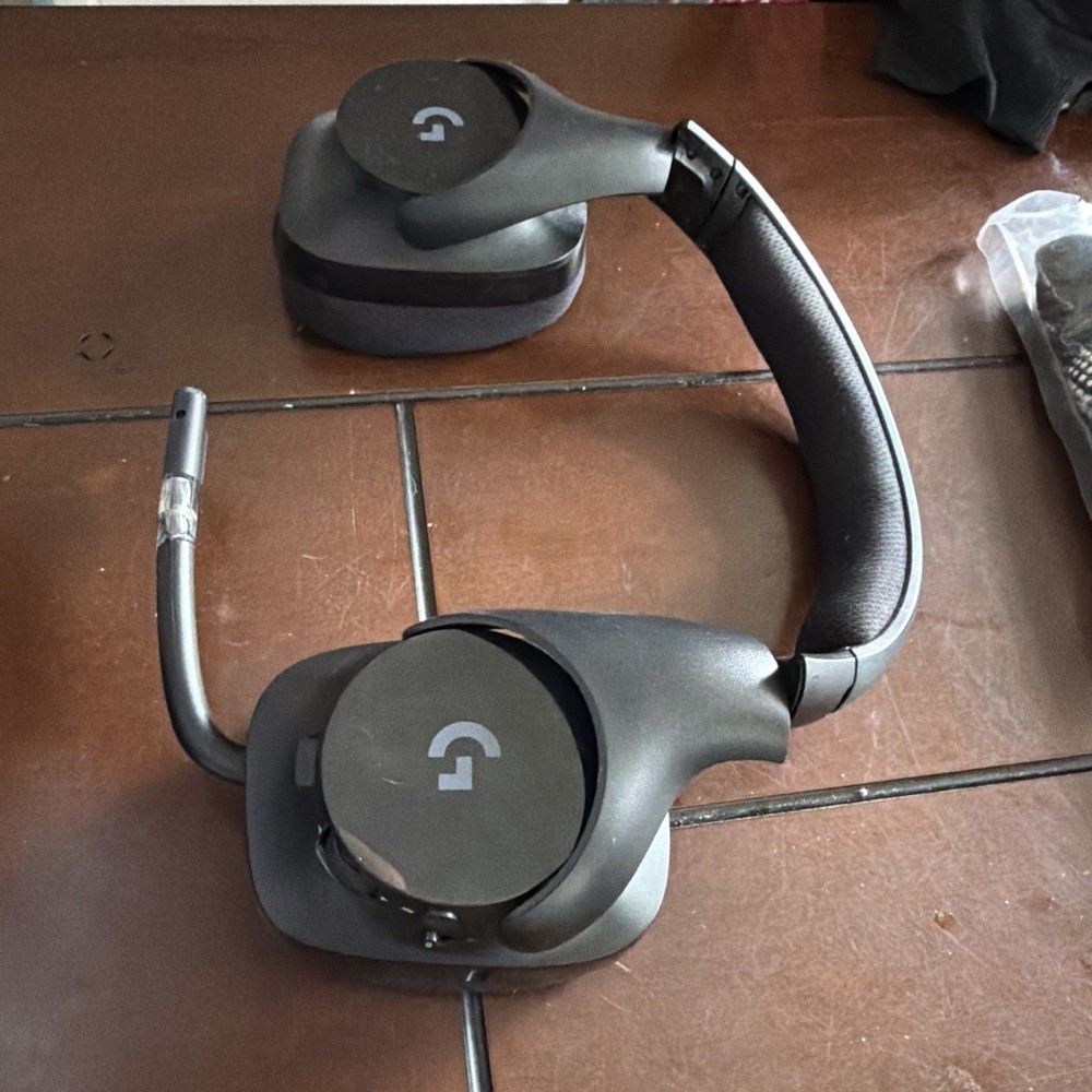 Logitech G533 Wireless Gaming Headset (Headset Only) Used