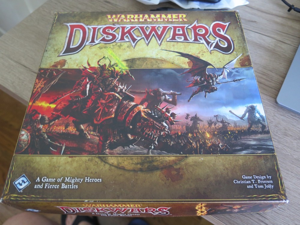 WARHAMMER DISKWARS CORE GAME IN BOX FFG FANTASY FLIGHT