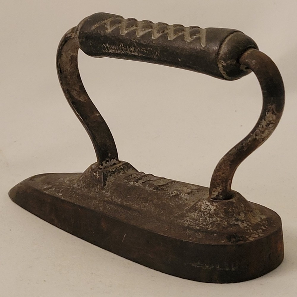 Antique Cast Iron "HUB" Clothes Flat Iron