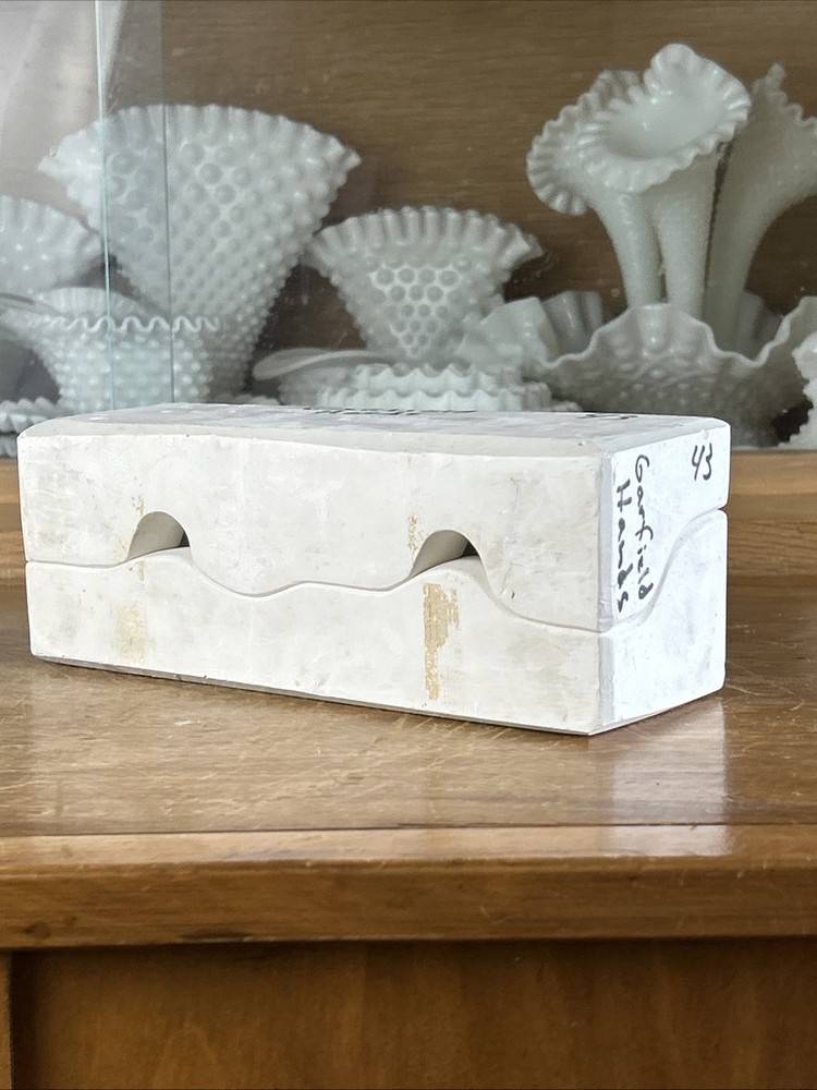 Ceramic Slip Casting Mold “Garfield Peeking With Paws”