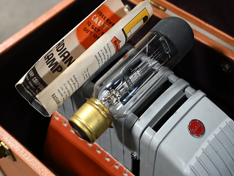 VINTAGE KodaSlide Master Model Projector w/Case about 1948