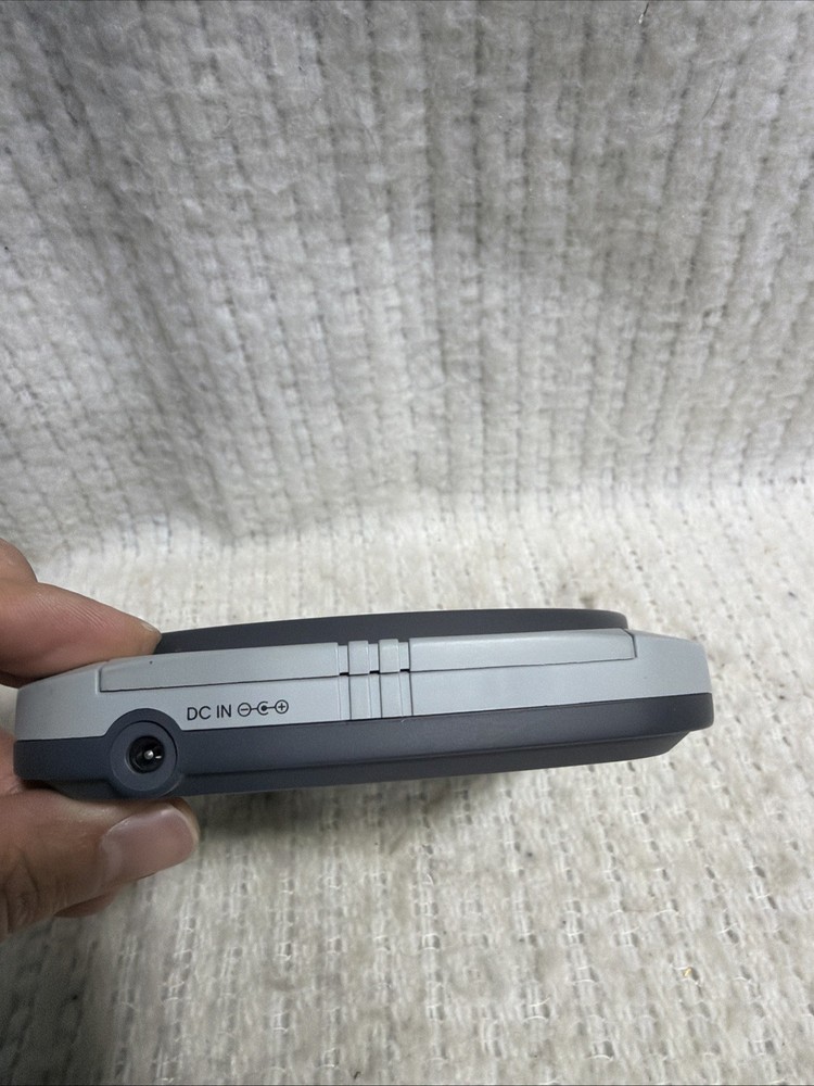 RIO VOLT SP50 PORTABLE CD MP3 PLAYER WORKS!