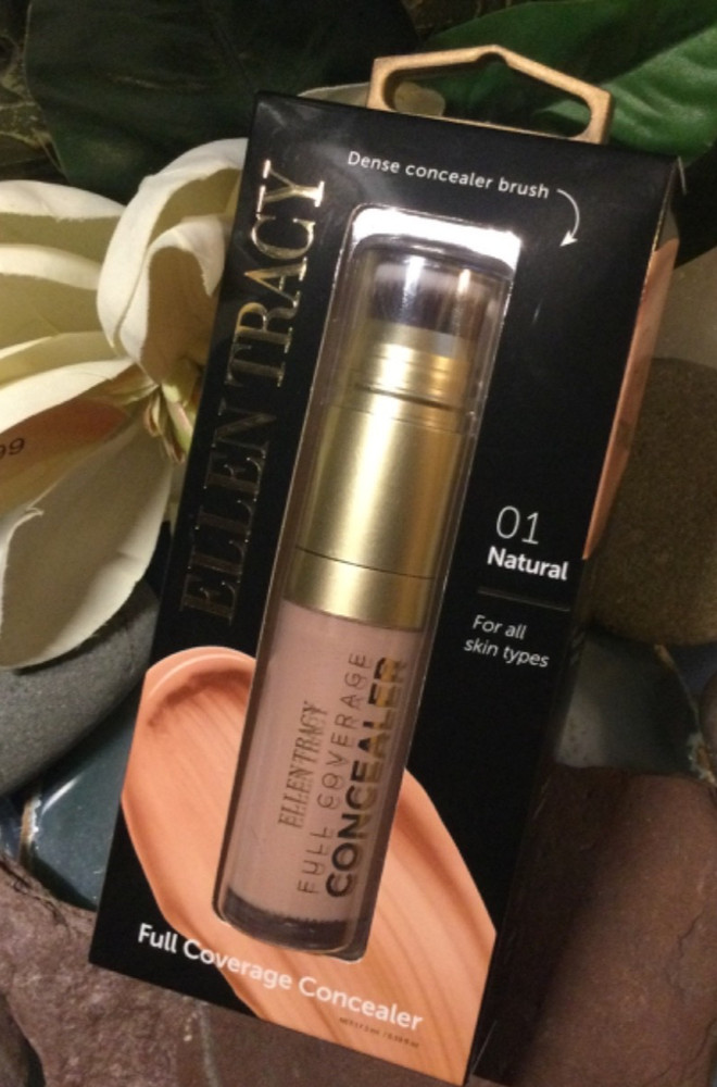Ellen Tracy Full Coverage Concealer 01 Natural For All Skin Types W/ Dense Brush