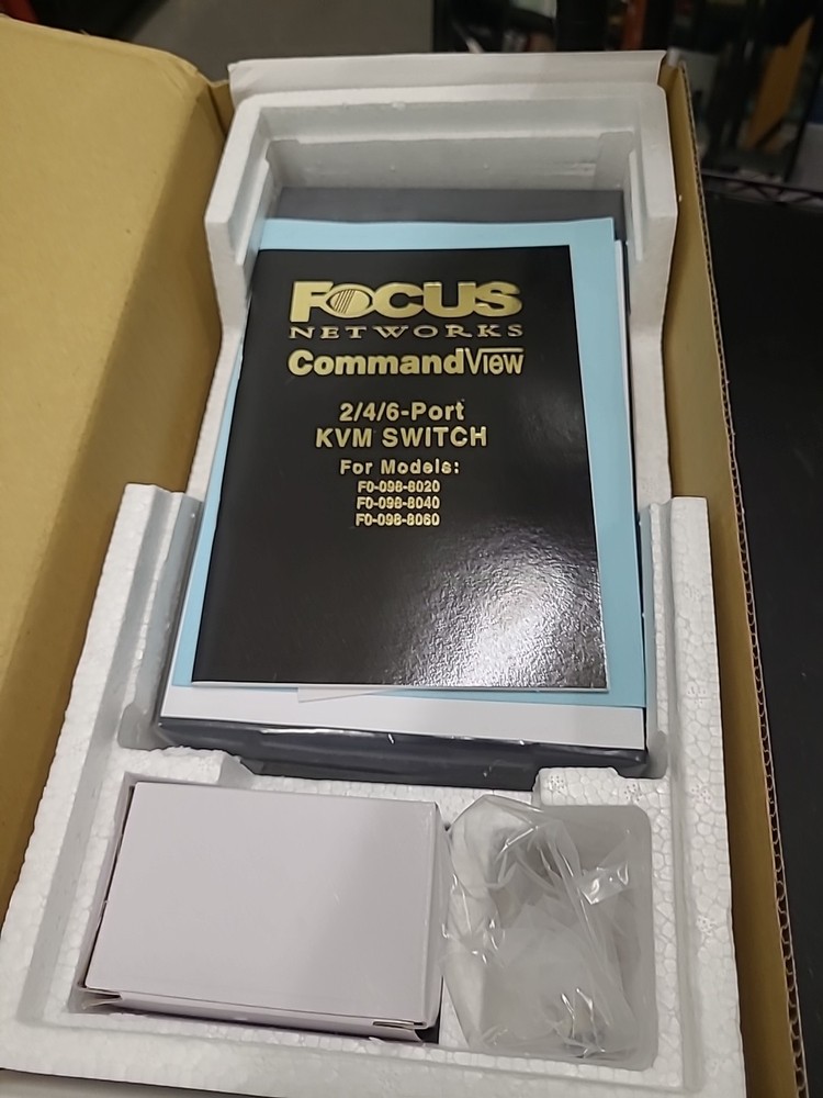 Focus Networks CommandView 2 Port KVM Switch FO-098-8020 w Box