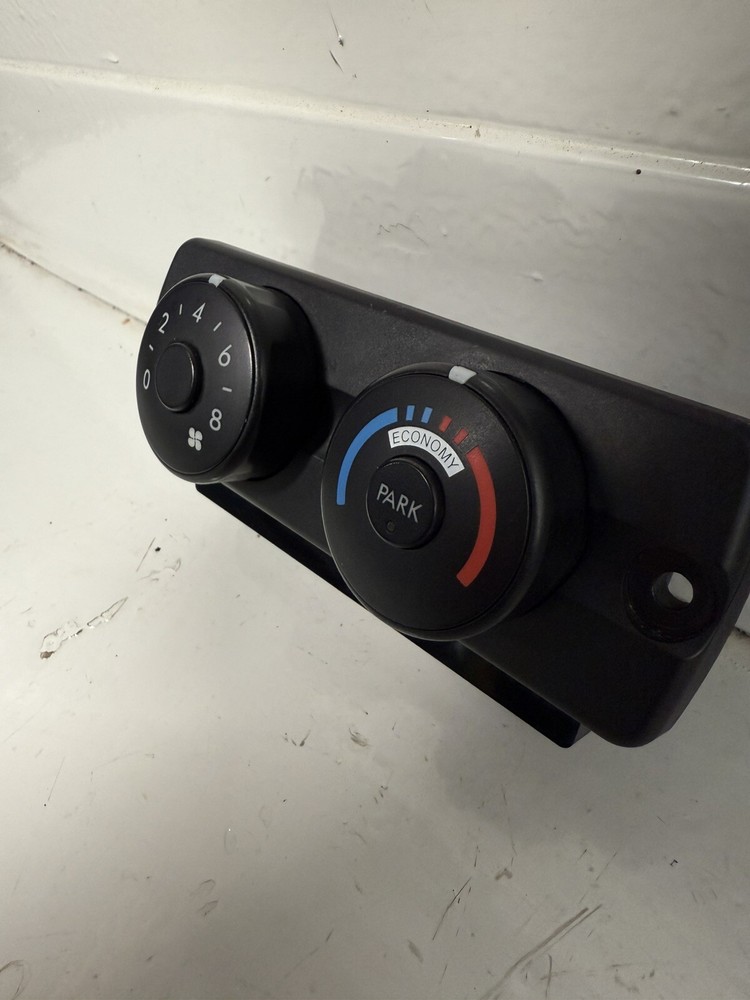 Freightliner CASCADIA Heater & AC Temperature Control A22-64737-001